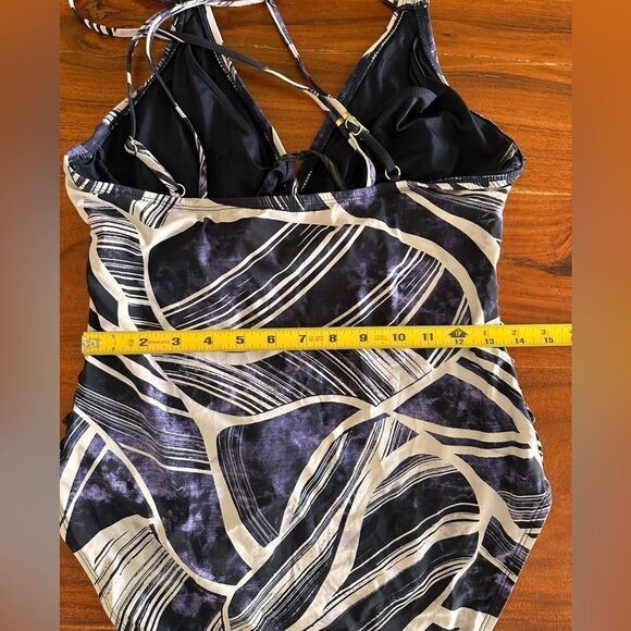 La Blanca Women's  Underwire Cross-wrap One Piece Swimsuit - Picture 2 of 10